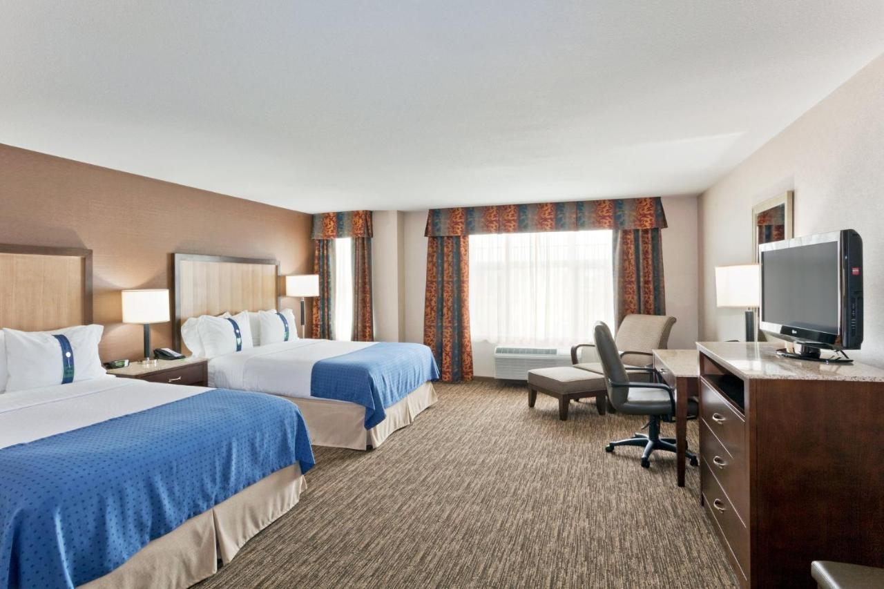 Holiday Inn Hotel & Suites Surrey East - Cloverdale By Ihg מראה חיצוני תמונה