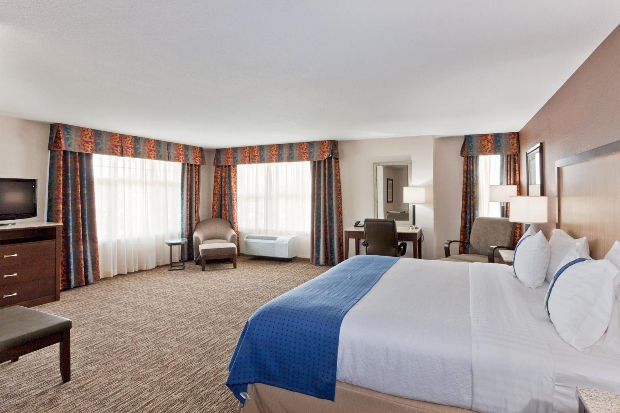 Holiday Inn Hotel & Suites Surrey East - Cloverdale By Ihg מראה חיצוני תמונה