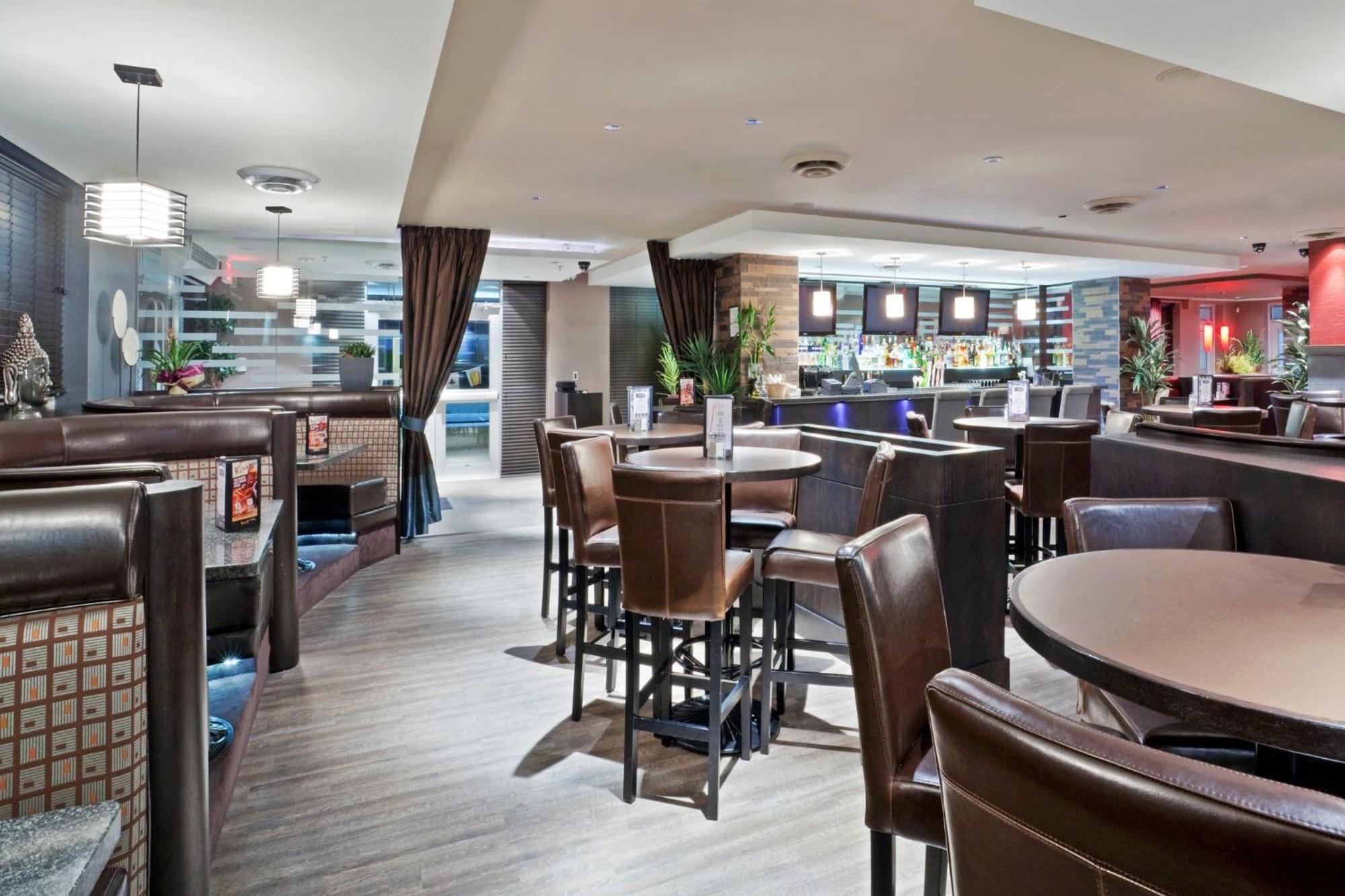 Holiday Inn Hotel & Suites Surrey East - Cloverdale By Ihg מראה חיצוני תמונה