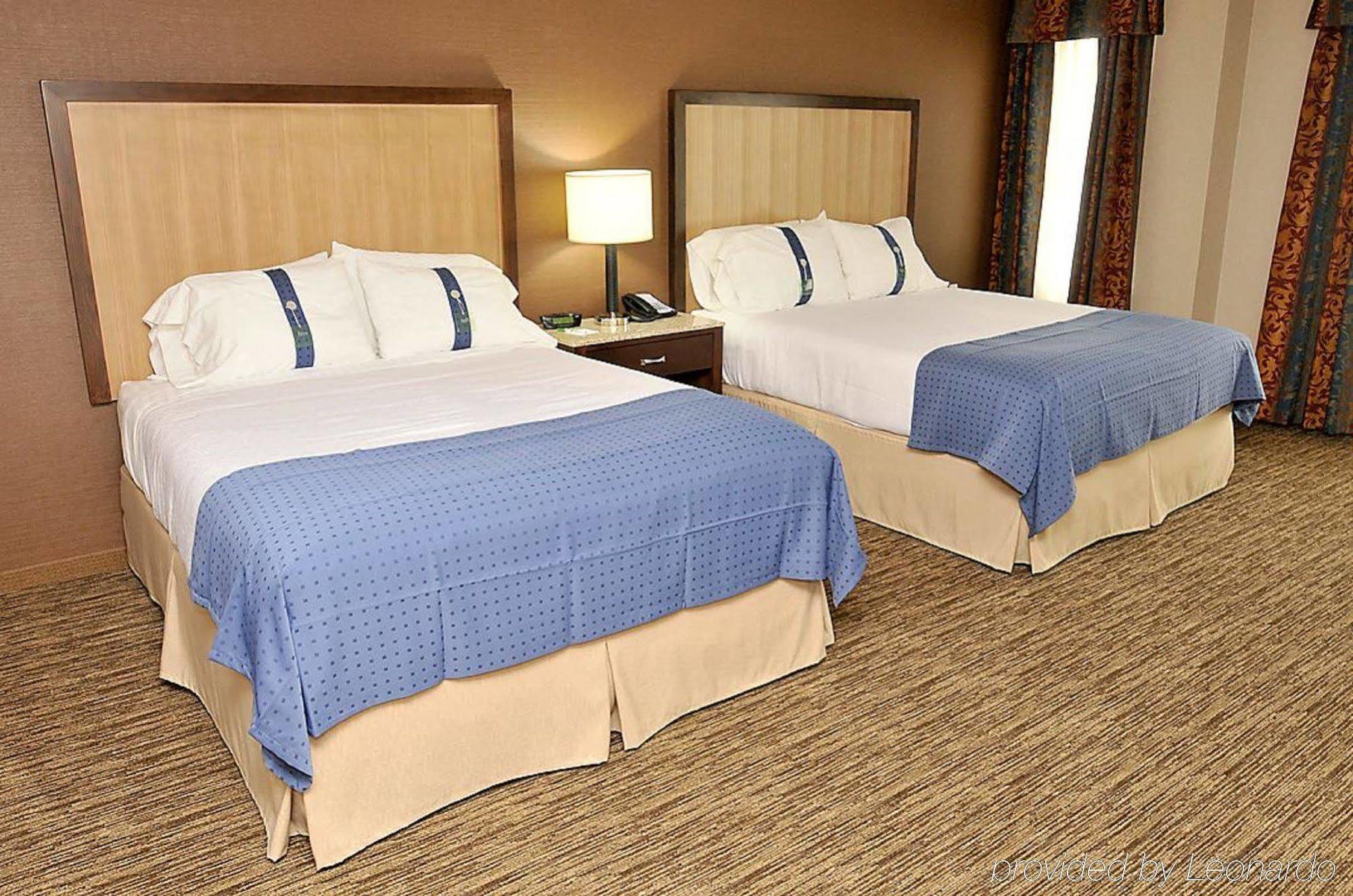 Holiday Inn Hotel & Suites Surrey East - Cloverdale By Ihg חדר תמונה