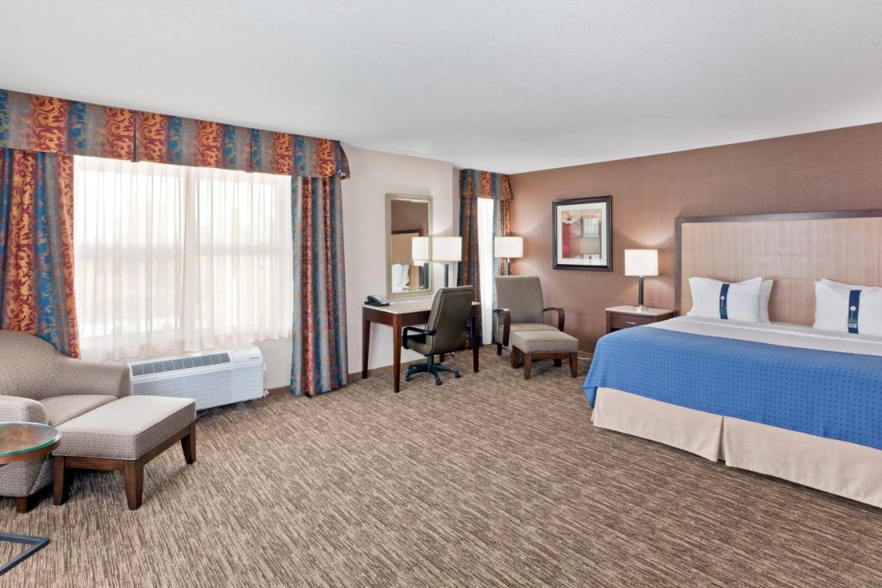 Holiday Inn Hotel & Suites Surrey East - Cloverdale By Ihg מראה חיצוני תמונה