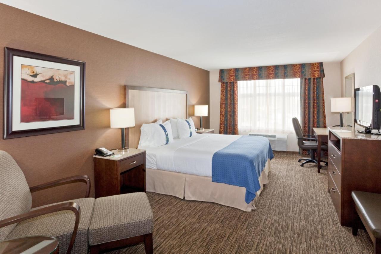 Holiday Inn Hotel & Suites Surrey East - Cloverdale By Ihg מראה חיצוני תמונה