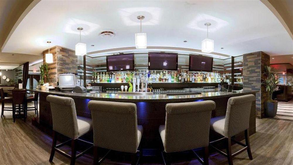 Holiday Inn Hotel & Suites Surrey East - Cloverdale By Ihg מראה חיצוני תמונה